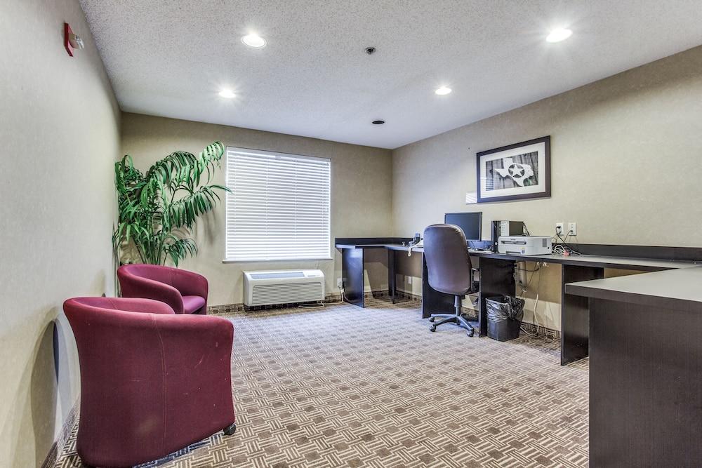 Comfort & Field-dallas Market Center Hotel Dallas