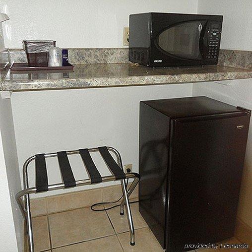 Palace Motel 2*