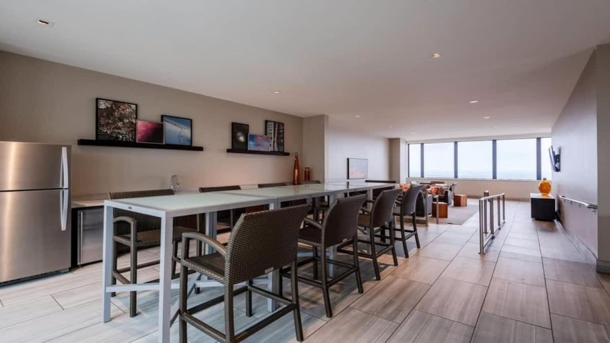 Apartment 23rd Fl Bold Cozysuites With Pool, Gym Dallas