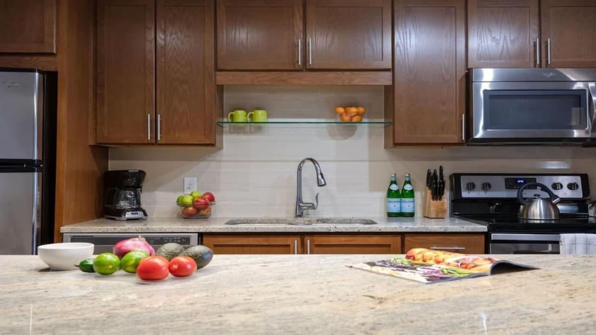 Apartment 23rd Fl Bold Cozysuites With Pool, Gym