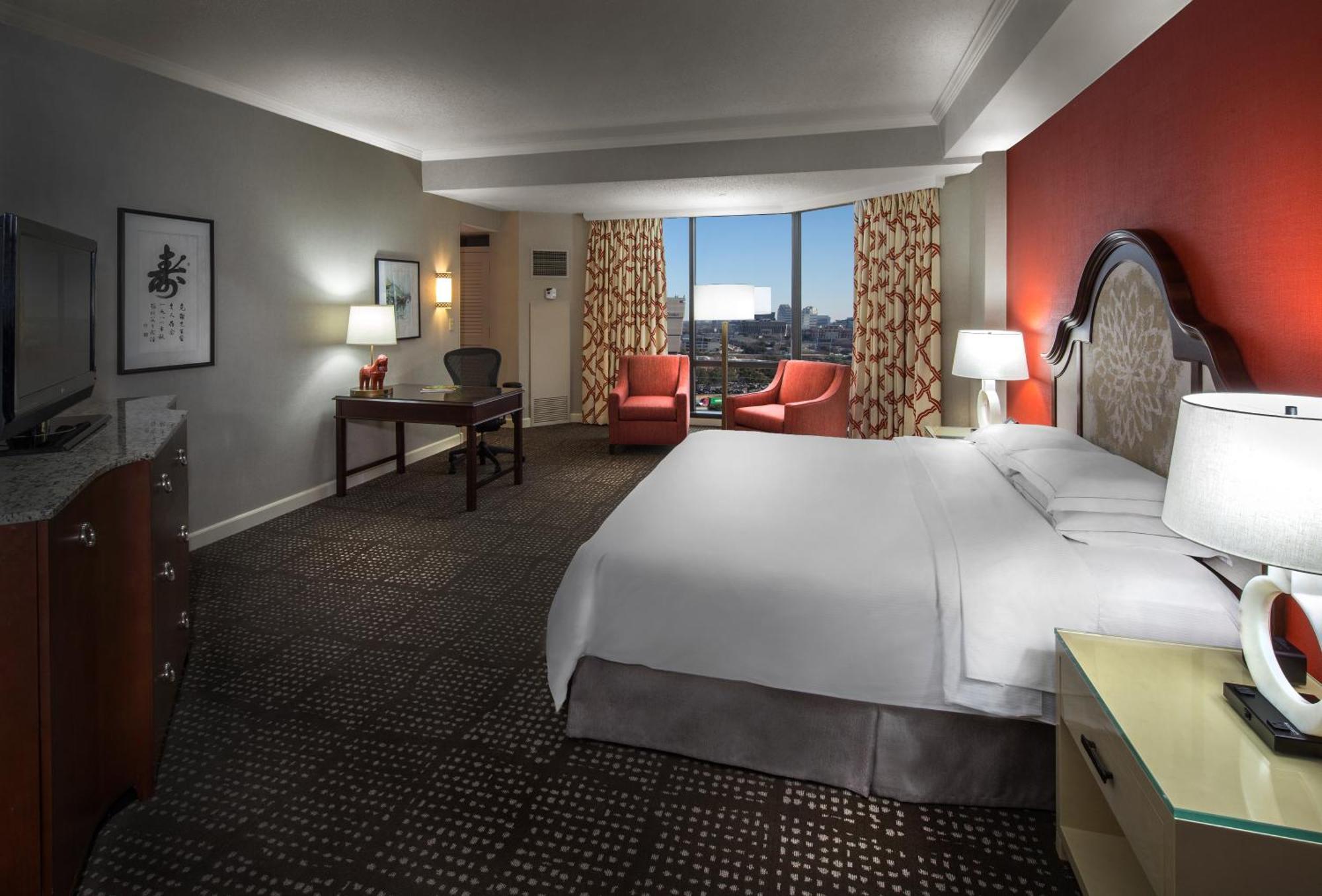 Resort Hilton Anatole 4*