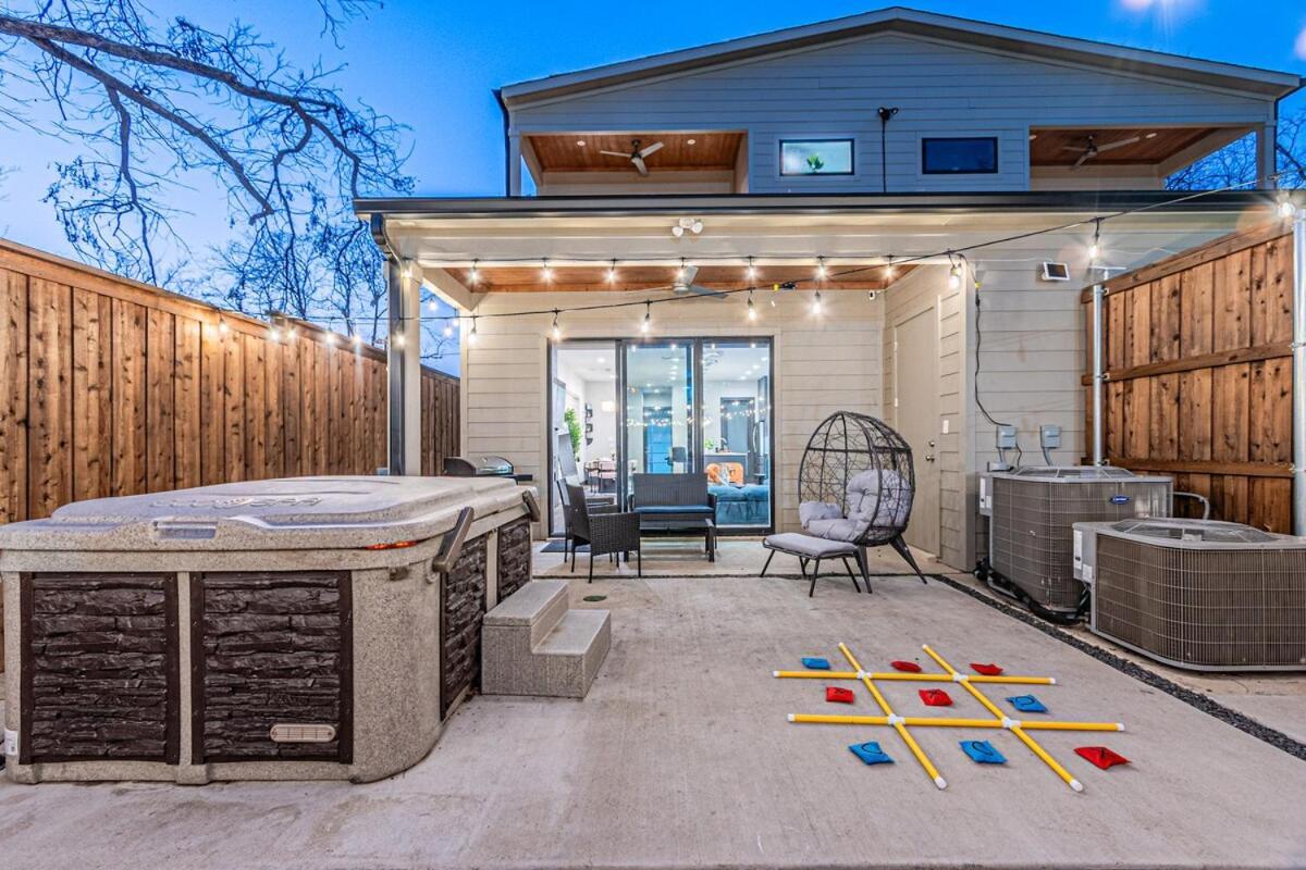 Holiday home Oak Lawn Luxe Stay- Hot Tub, Arcades, Pool Table &
