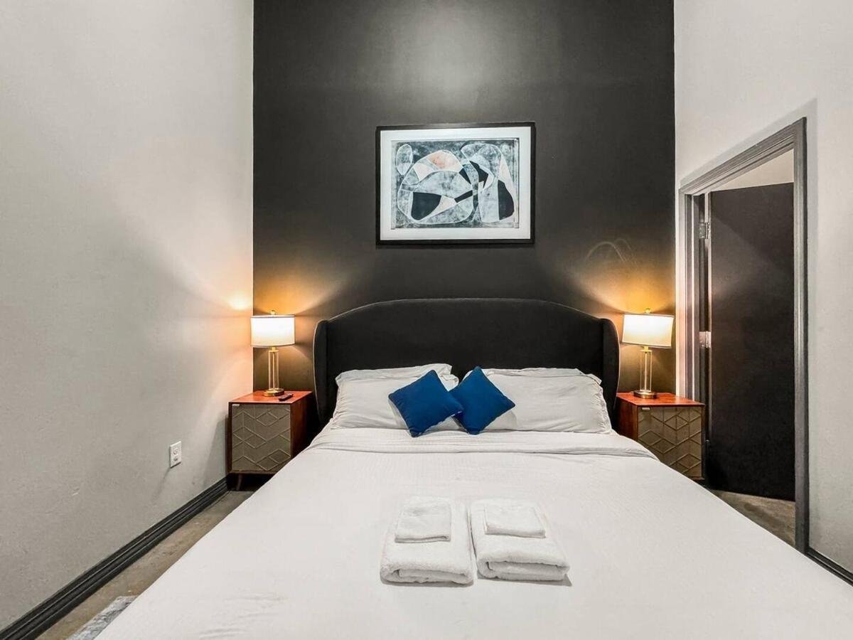 Elegant Luxe 2bd, Dt Dallas, Sleeps 12, Free Parking, Near Convention Center * Dallas