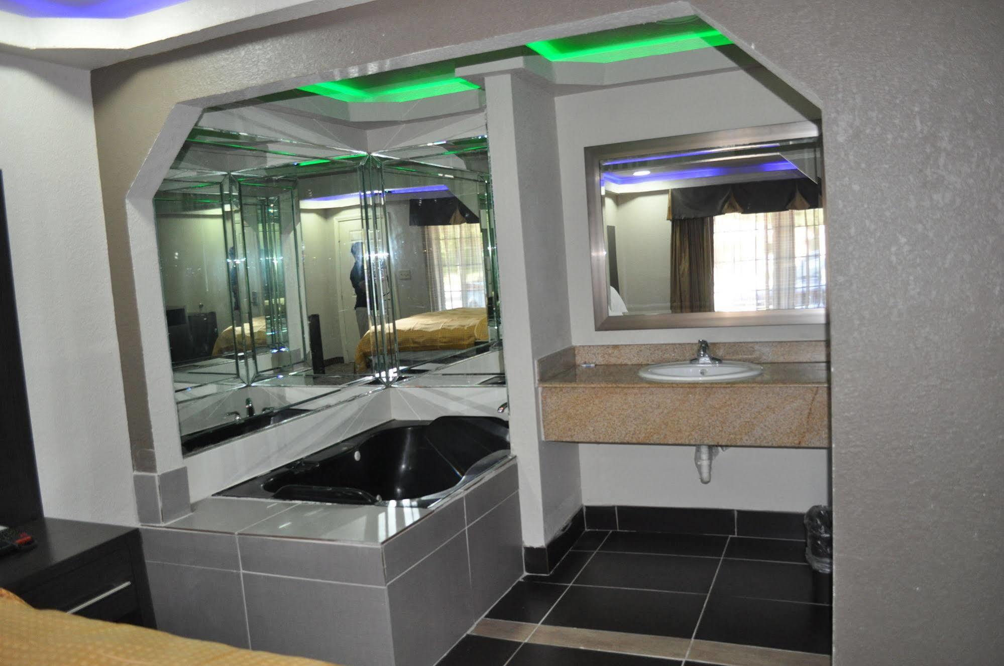 Motel Palace 2*
