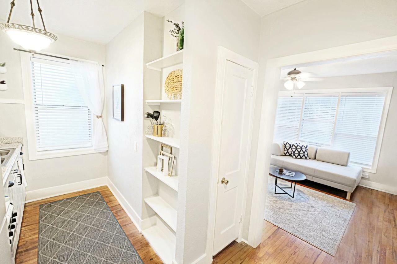 Fresh & Bright, Lower-greenville Ave Area * Dallas