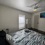 Central Dallas - Alluring 1 Bed 1 Bath