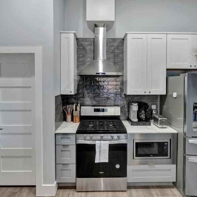 6-min From Aa Arena L Modern Near Downtown Holiday home