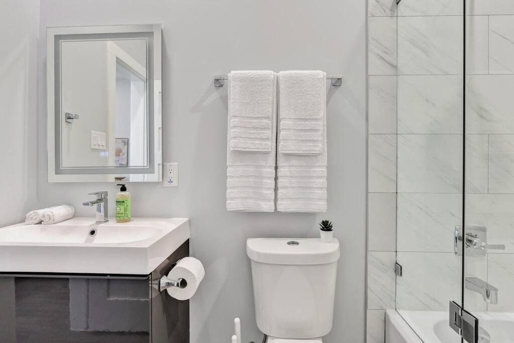 6-min From Aa Arena L Modern Near Downtown Holiday home Dallas