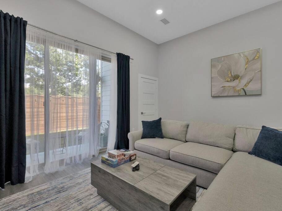 6-min From Aa Arena L Modern Near Downtown Holiday home Dallas