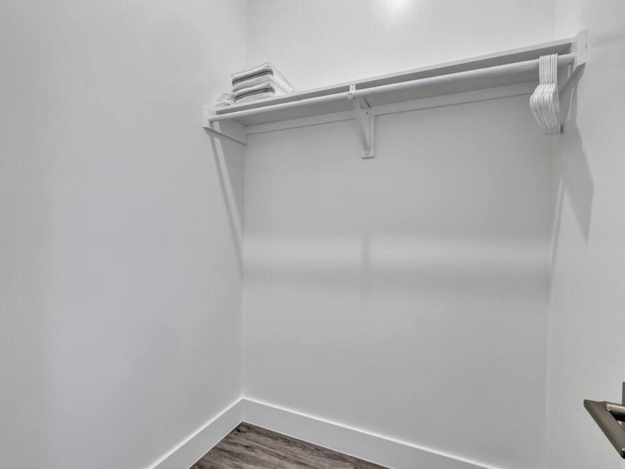 6-min From Aa Arena L Modern Near Downtown *