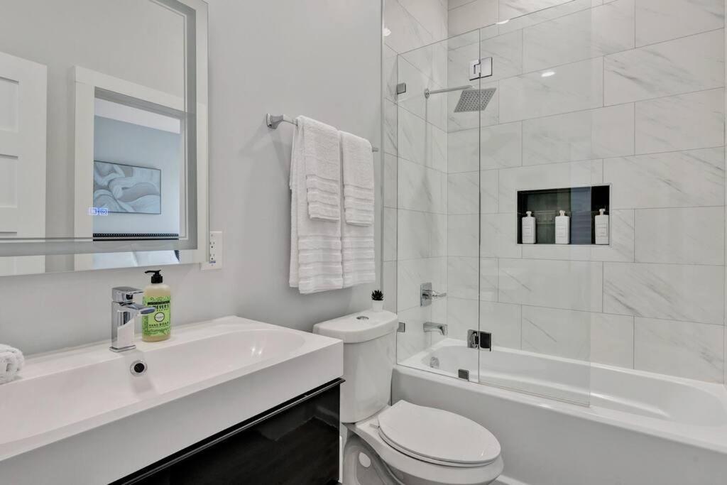 6-min From Aa Arena L Modern Near Downtown Holiday home Dallas