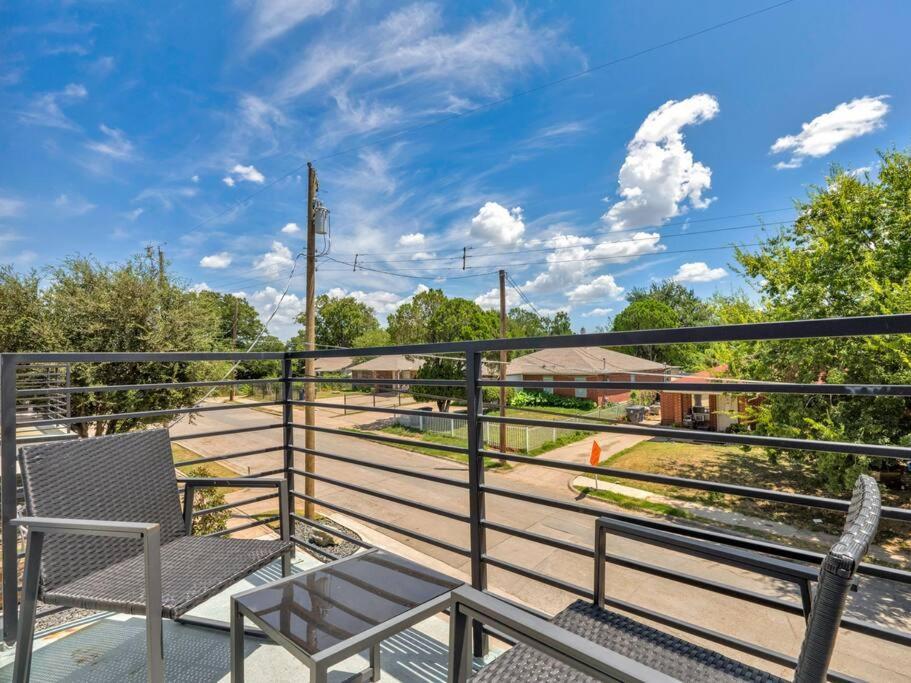6-min From Aa Arena L Modern Near Downtown Holiday home