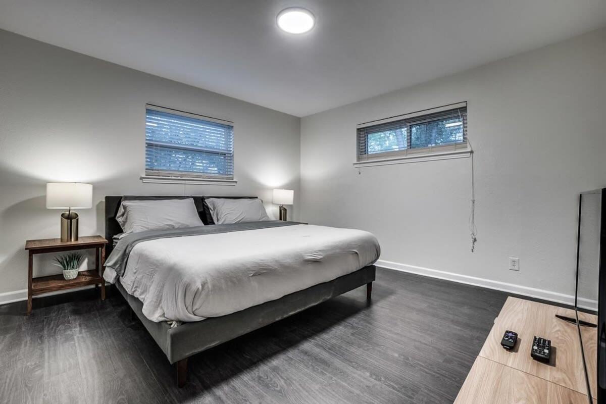 5-bd 2-ba Spring Valley Park W Backyard Fun
