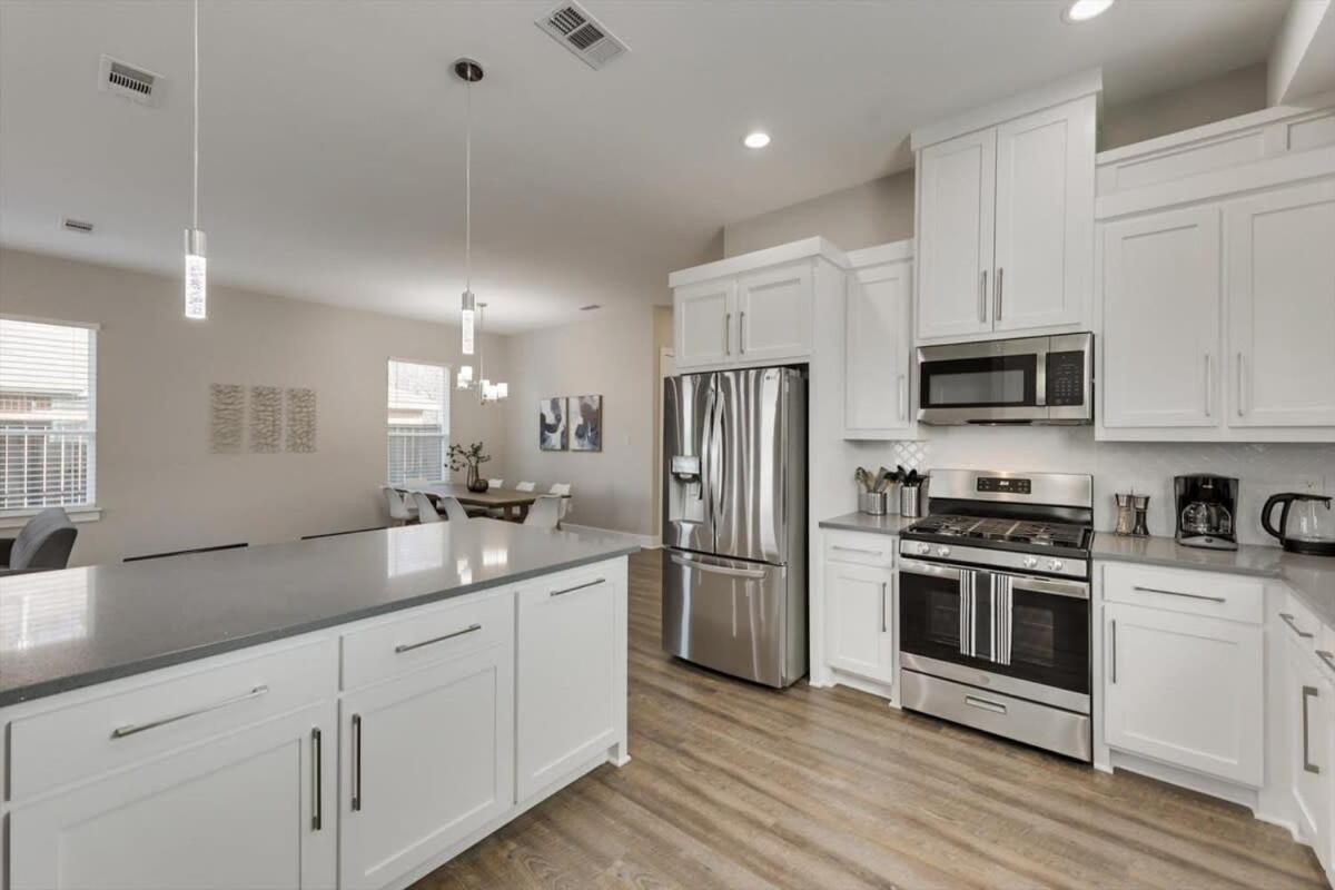Casa de férias Modern And Spacious High End Near Downtown *