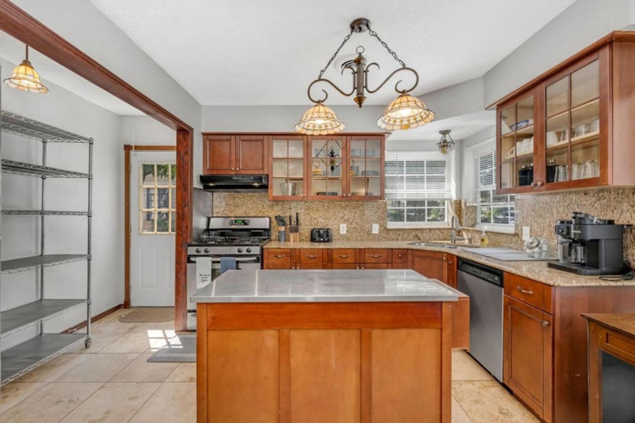 New The Safari House. Two Primary King Bedrooms And Pool Dallas
