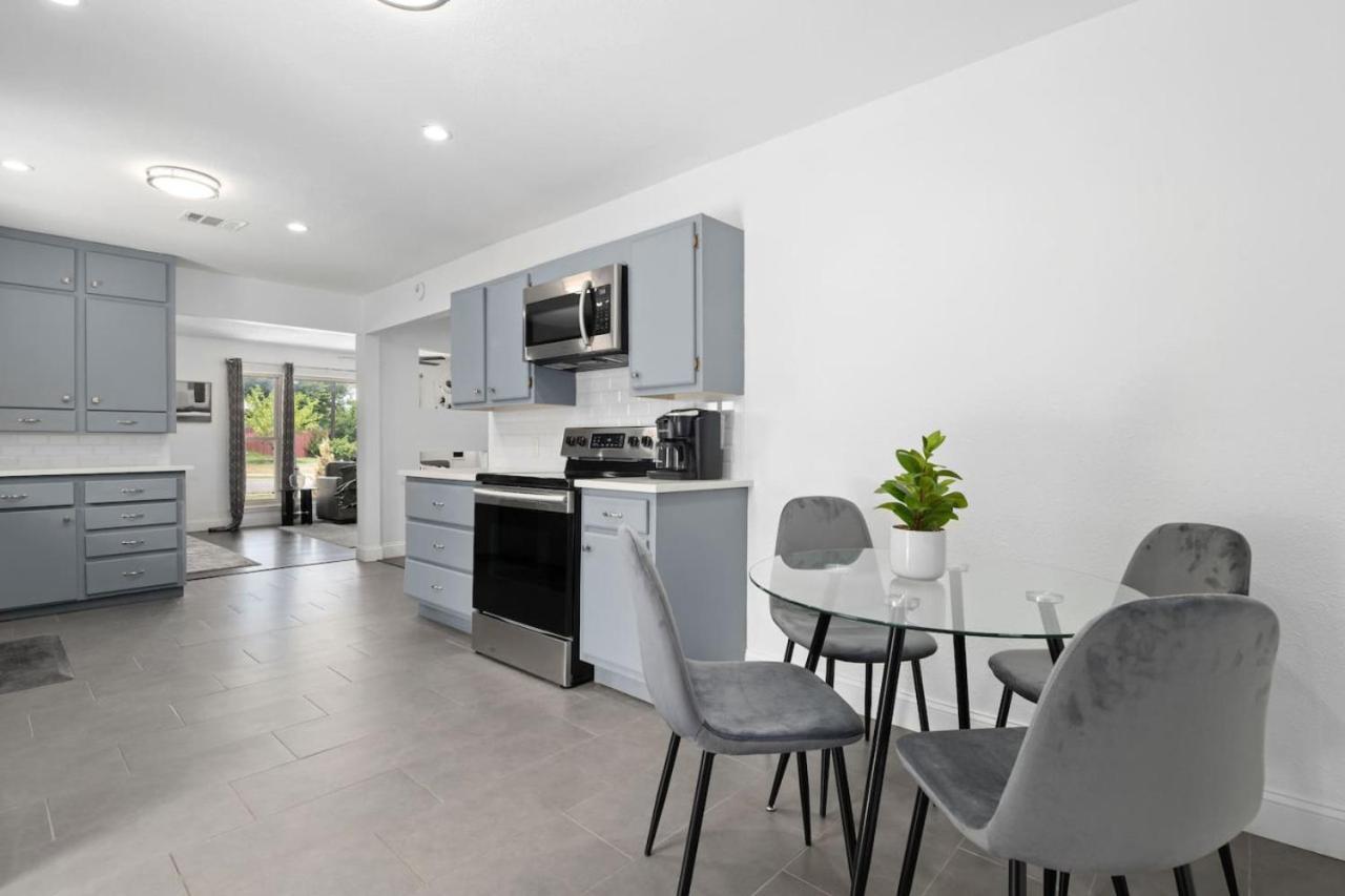 Holiday home 5 Star House Cozy And Charming Centrally Located Modern Dallas