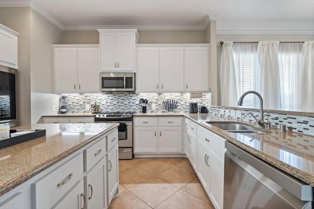 Farmers Market 3 Bd Townhome W Rooftop Terrace * Dallas