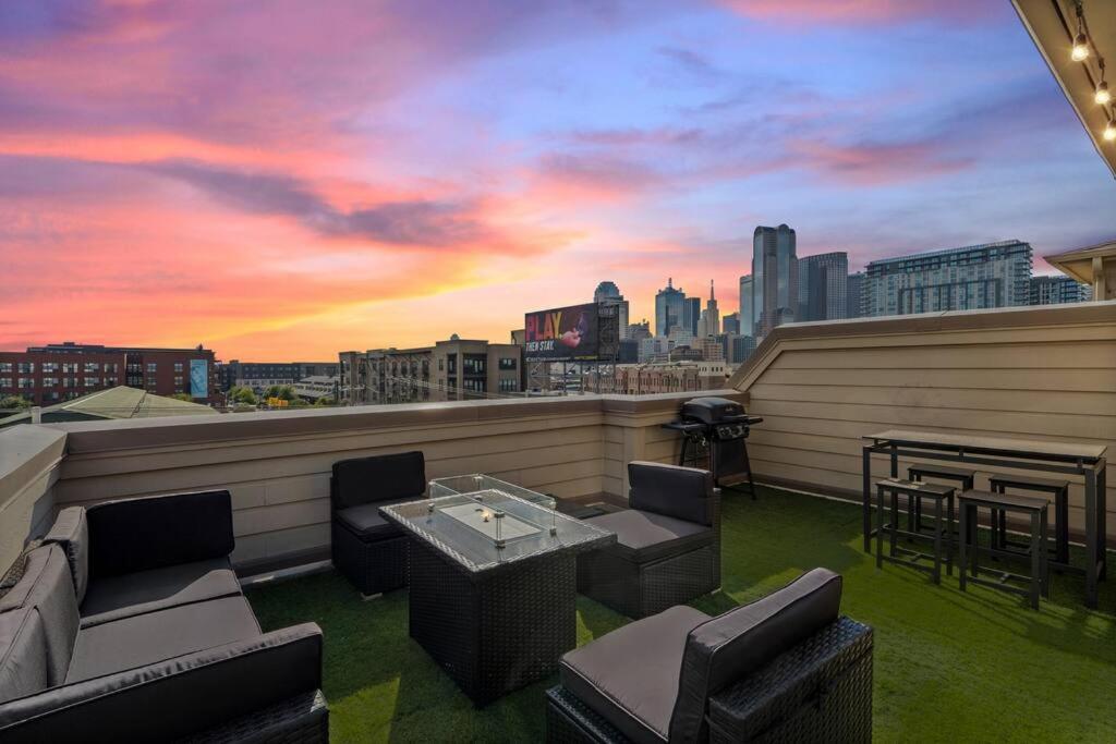 Farmers Market 3 Bd Townhome W Rooftop Terrace * Dallas