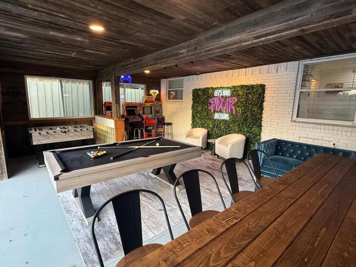 Family Paradise Playhouse Includes Pool And Gameroom