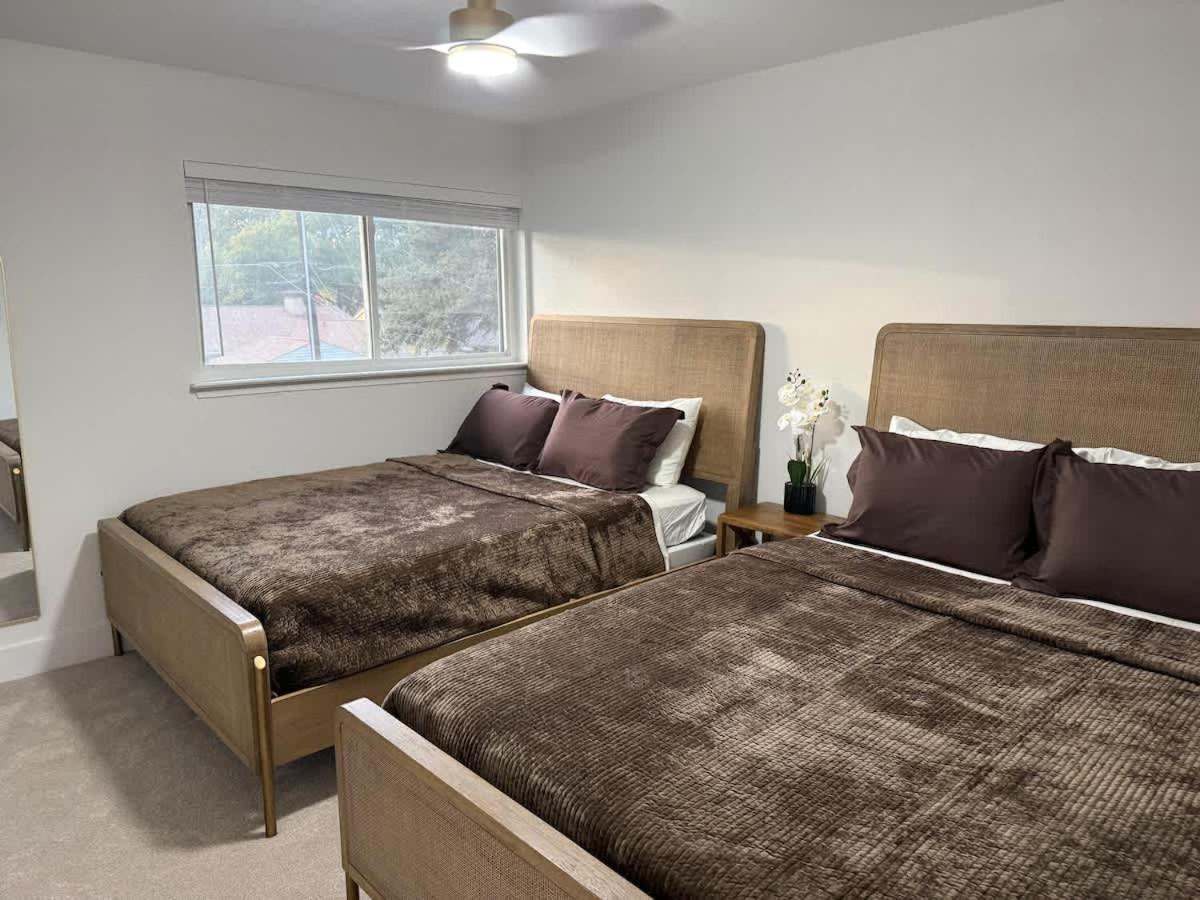 Holiday home Family Paradise Playhouse Includes Pool And Gameroom Dallas