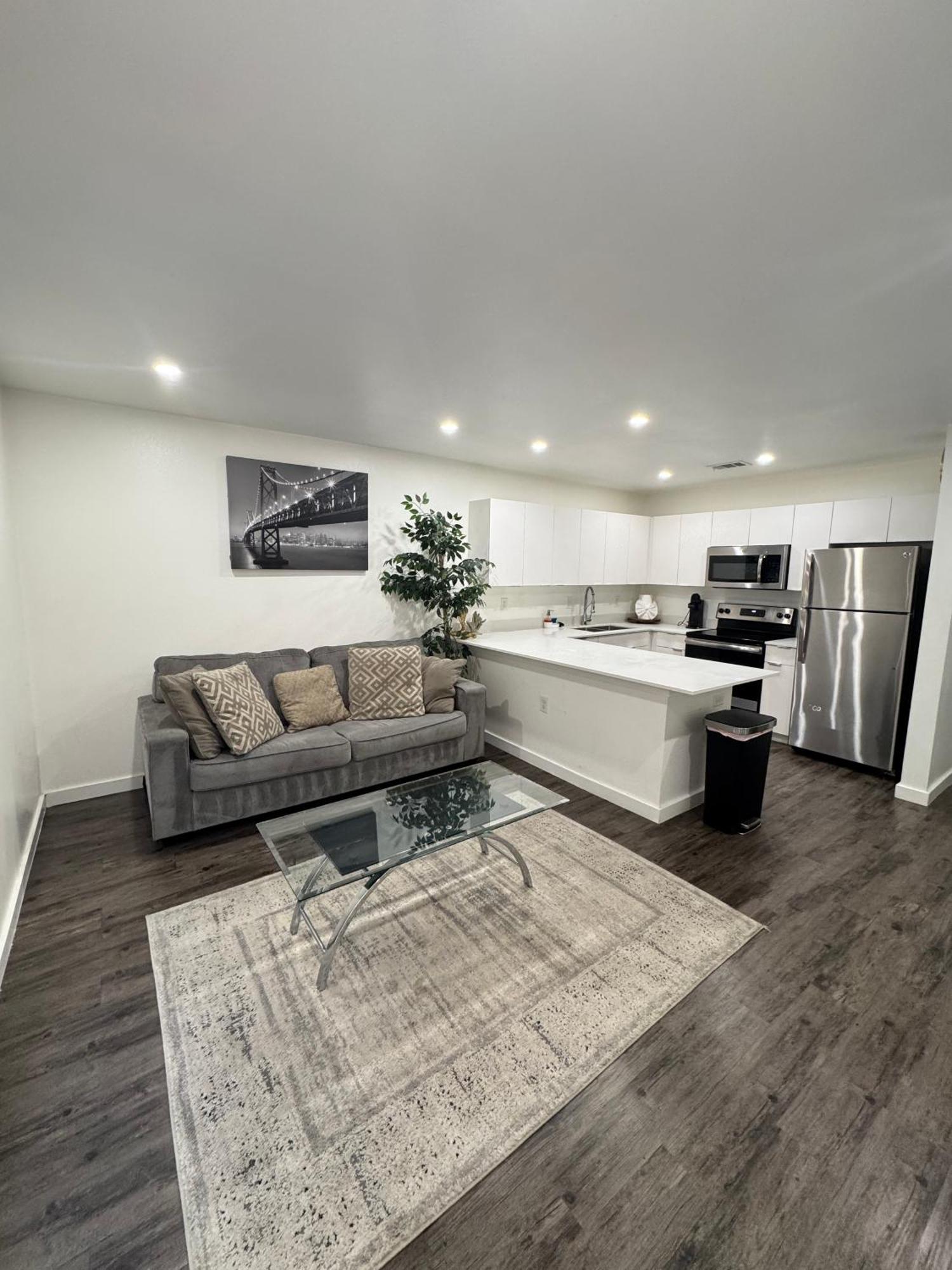 Apartment - Alluring 1 Bed 1 Bath Dallas