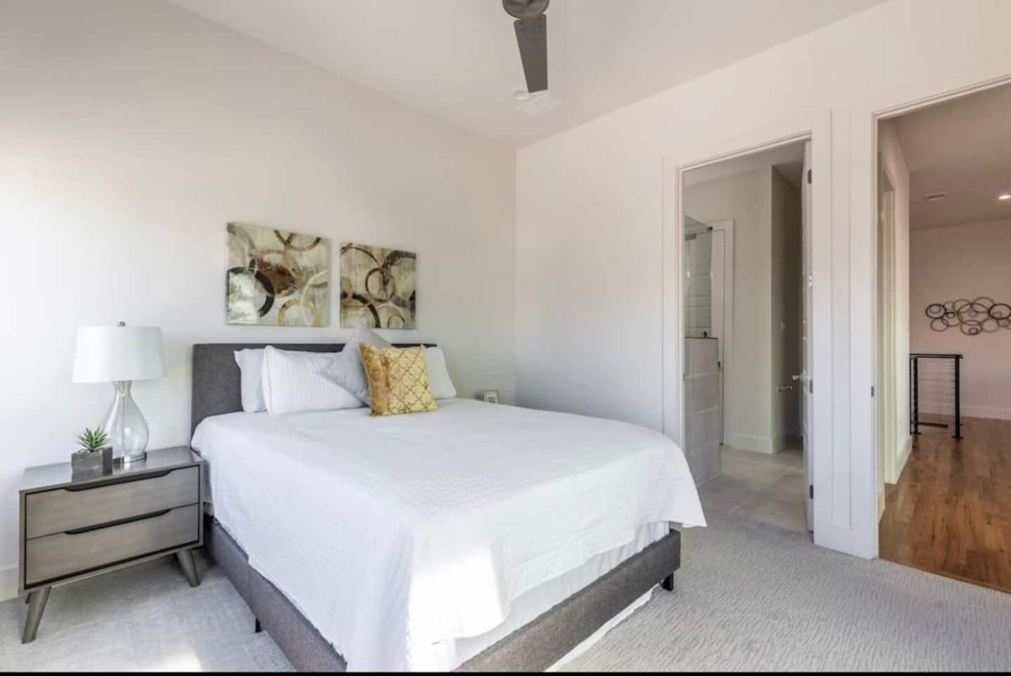 Townhouse Uptown Private Patio *