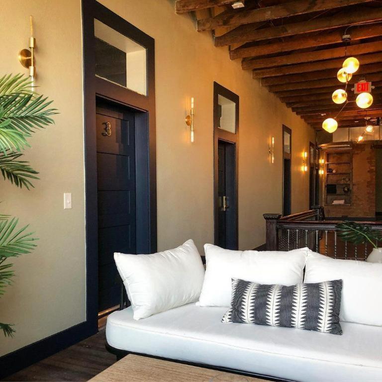 Hostel Deep Ellum - Adults Only *