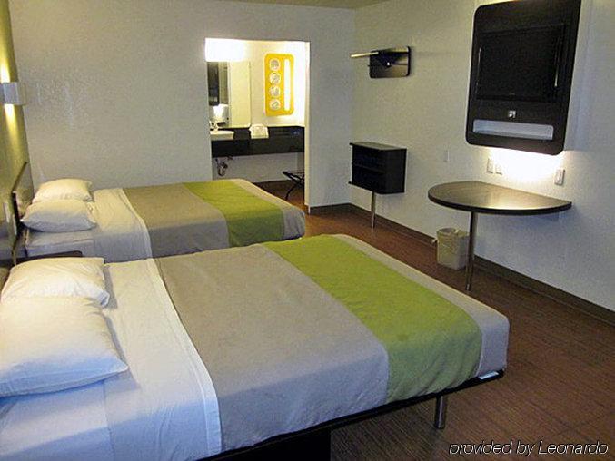 6-dallas, Tx - Forest Lane Hotel